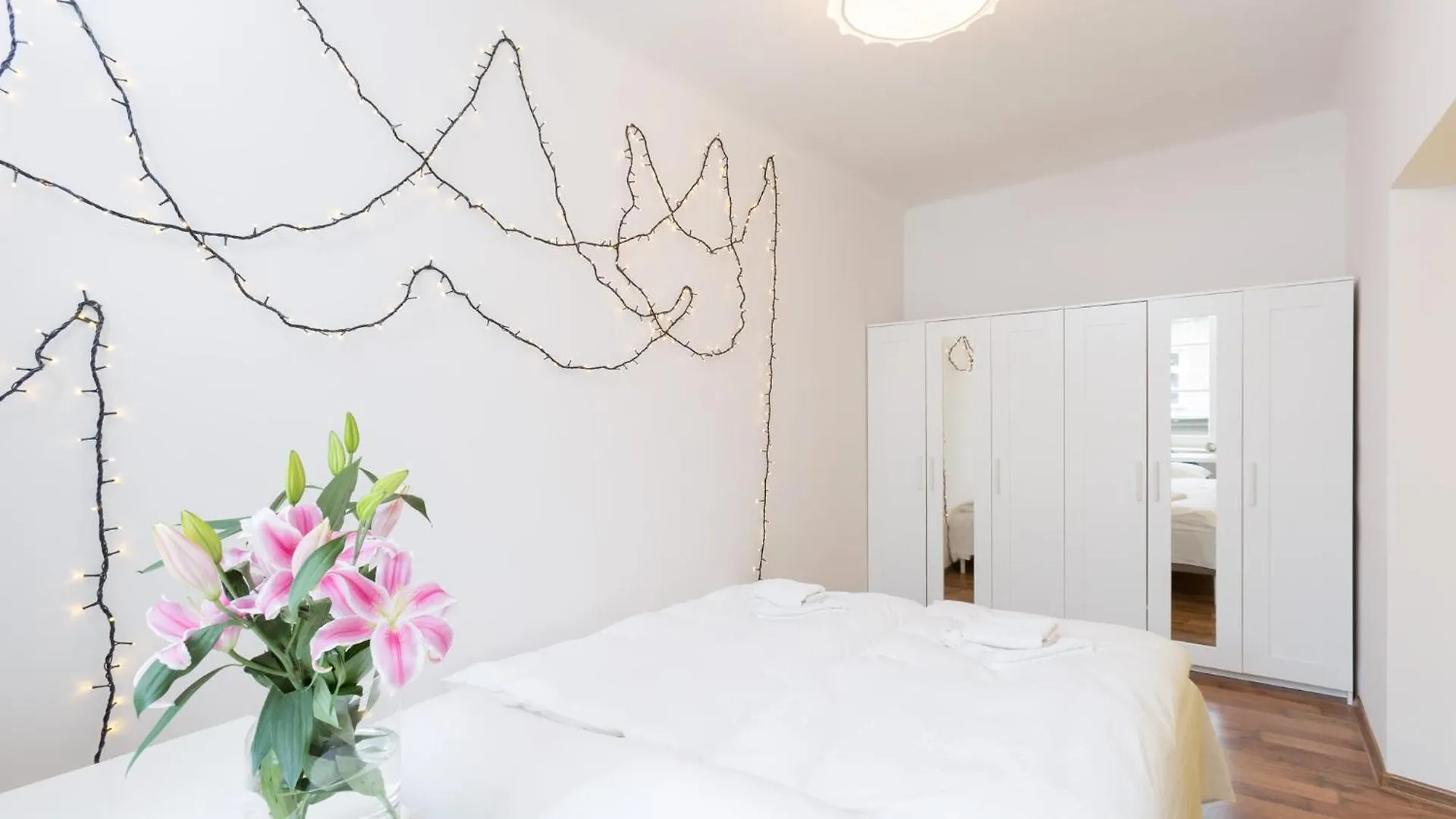 Antique Apartments Old Town Cracovia 0*,